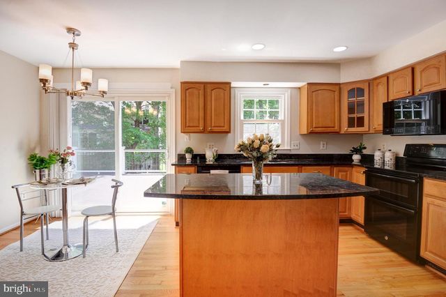 2603 OAKLEDGE CT, Vienna, VA 22181