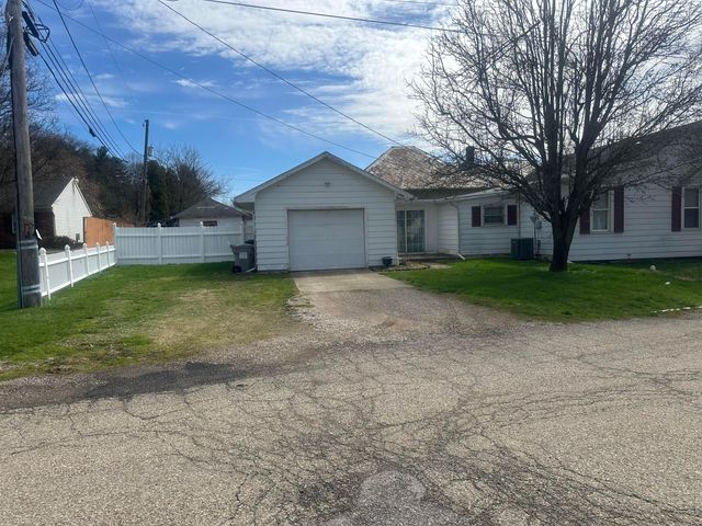 996 3rd Street, Logan, OH 43138