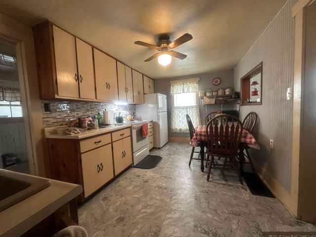 996 3rd Street, Logan, OH 43138