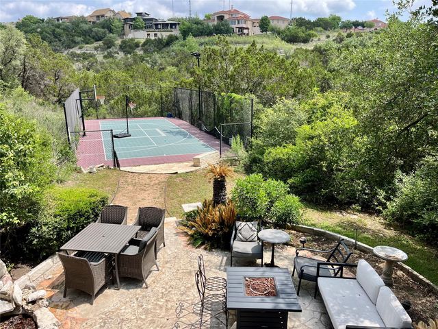 1733 Canonero DR, Austin, TX 78746
