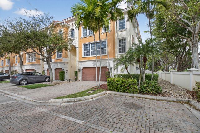 667 NE Trieste Lane, Boca Raton, FL 33487
