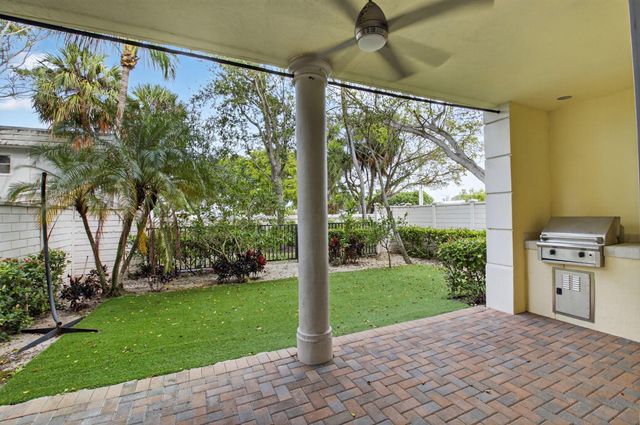 667 NE Trieste Lane, Boca Raton, FL 33487
