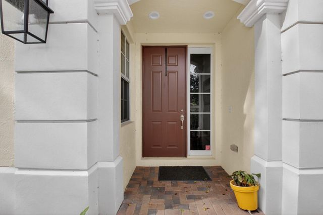 667 NE Trieste Lane, Boca Raton, FL 33487