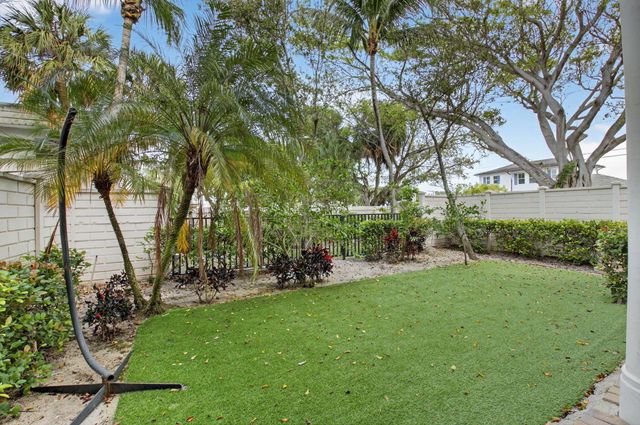 667 NE Trieste Lane, Boca Raton, FL 33487