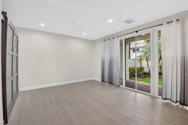 667 NE Trieste Lane, Boca Raton, FL 33487