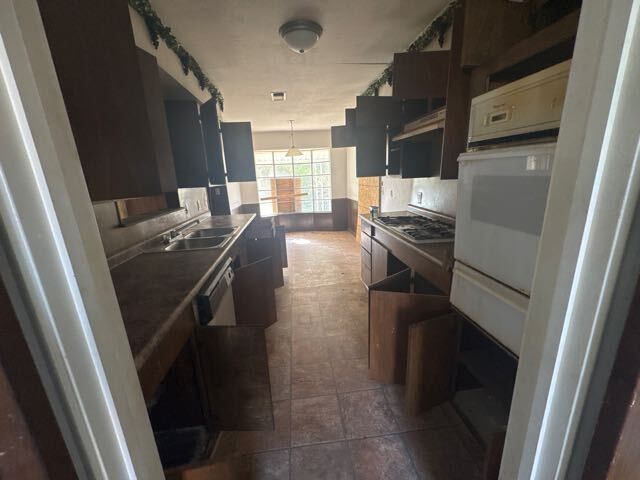 237 Palm, Marlin, TX 76661