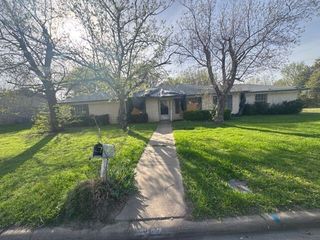 237 Palm, Marlin, TX 76661