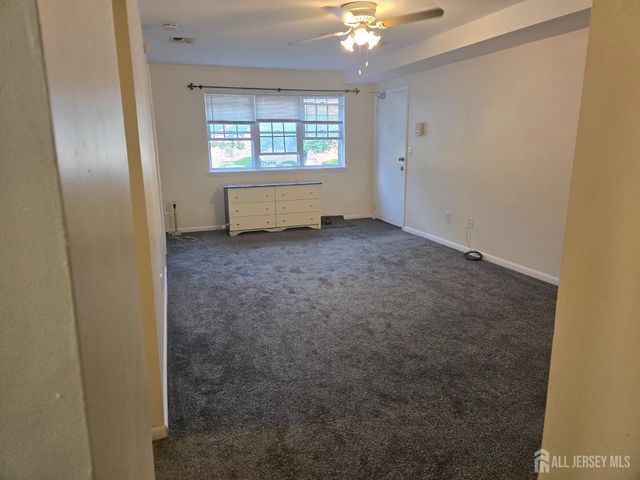 143 College Drive, Edison, NJ 08817