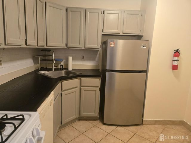 143 College Drive, Edison, NJ 08817