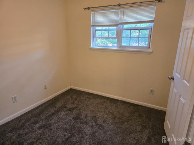 143 College Drive, Edison, NJ 08817