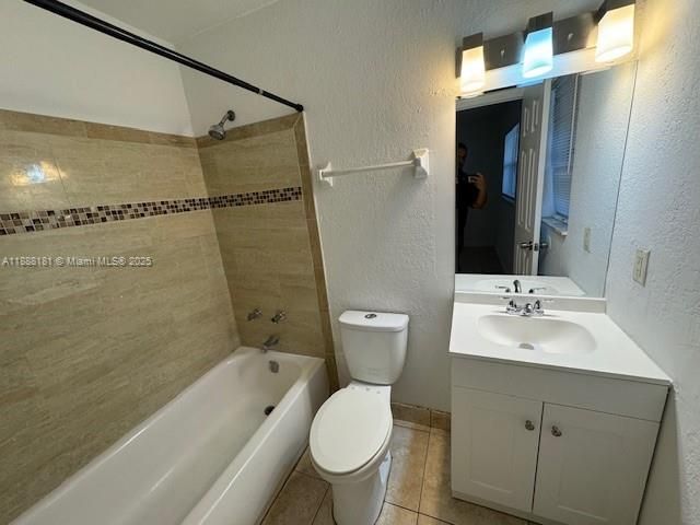 7830 SW 10th St A-C, North Lauderdale, FL 33068