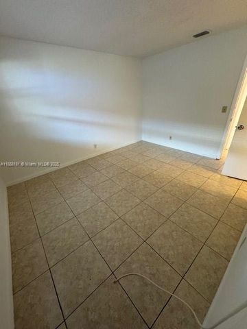 7830 SW 10th St A-C, North Lauderdale, FL 33068