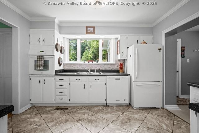 1949 Presson Drive, Charleston, WV 25320