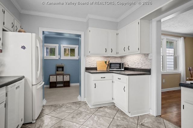 1949 Presson Drive, Charleston, WV 25320