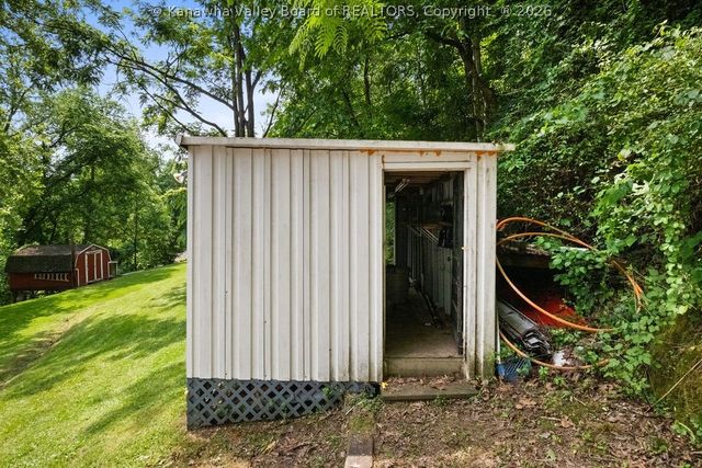 1949 Presson Drive, Charleston, WV 25320