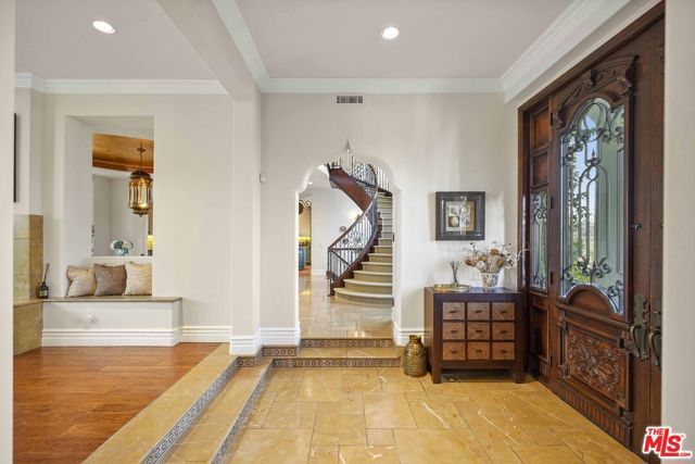 10940 Terryview Drive, Studio City (los Angeles), CA 91604