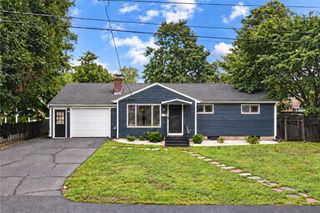 123 Lockhaven Road, Warwick, RI 02889