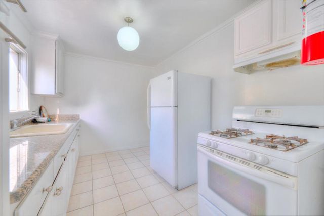 6029 Macarthur Boulevard, Oakland, CA 94605