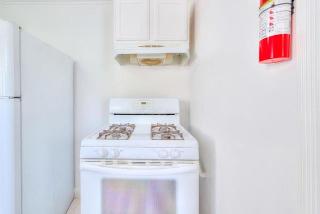6029 Macarthur Boulevard, Oakland, CA 94605