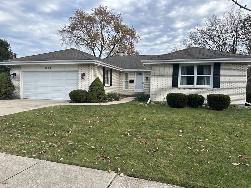 2811 N Harvard Avenue, Arlington Heights, IL 60004