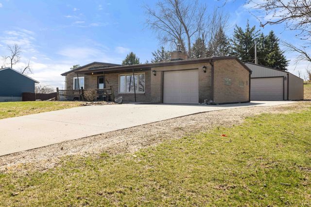 2604 Hilltop Drive, Marshalltown, IA 50158