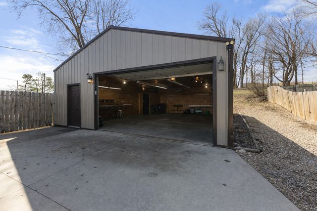 2604 Hilltop Drive, Marshalltown, IA 50158