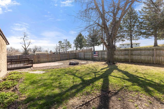 2604 Hilltop Drive, Marshalltown, IA 50158