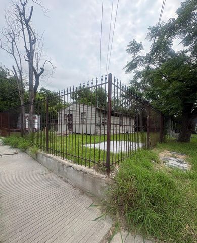 2404 Russell Street, Houston, TX 77026