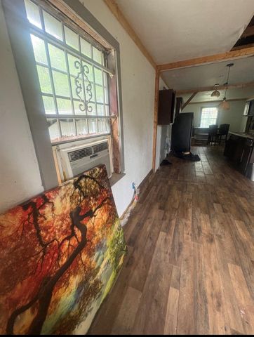 2404 Russell Street, Houston, TX 77026
