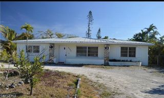 4560 Capri DR, Naples, FL 34103