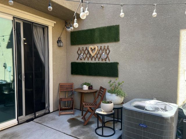 9914 Macabee Ln, Elk Grove, CA 95757