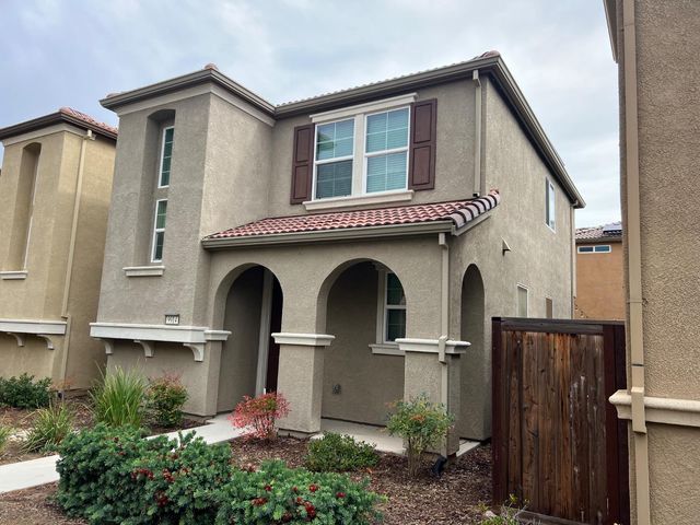 9914 Macabee Ln, Elk Grove, CA 95757