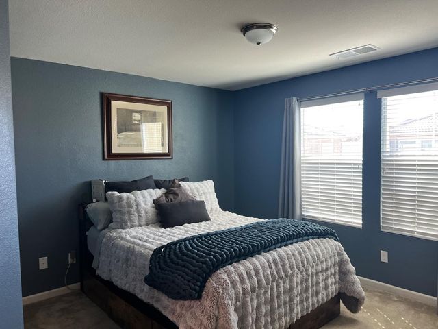 9914 Macabee Ln, Elk Grove, CA 95757