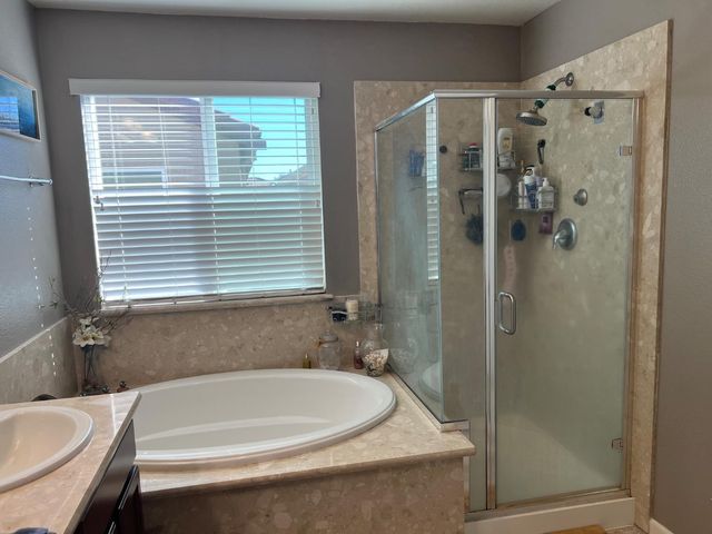 9914 Macabee Ln, Elk Grove, CA 95757