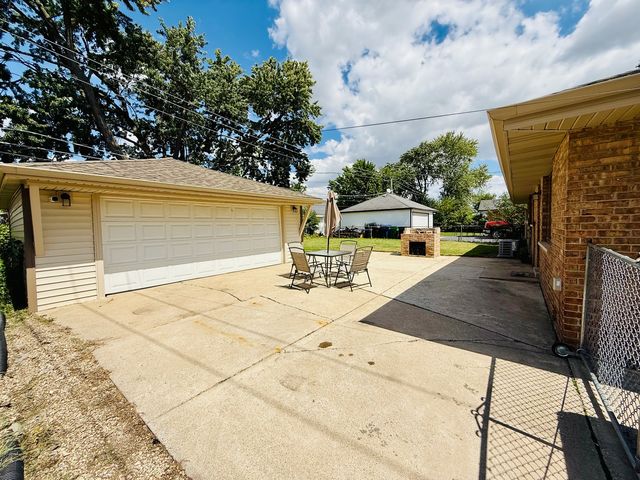 6906 W 91st Street, Bridgeview, IL 60455