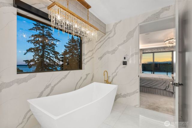 3024 N Vista View Drive, Tacoma, WA 98407