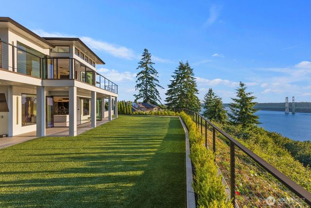 3024 N Vista View Drive, Tacoma, WA 98407