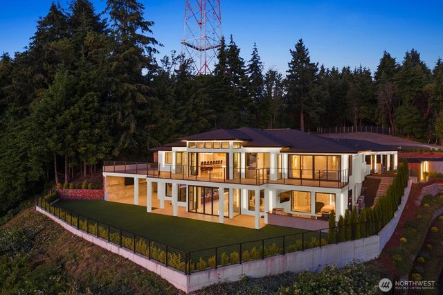 3024 N Vista View Drive, Tacoma, WA 98407