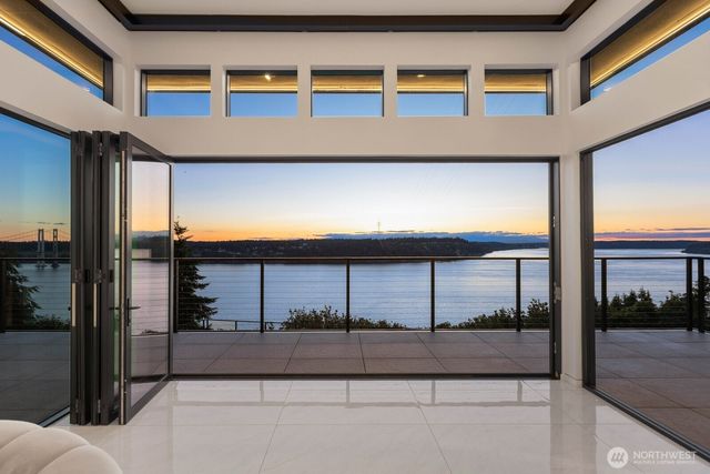 3024 N Vista View Drive, Tacoma, WA 98407