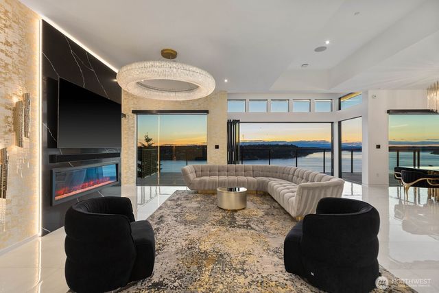 3024 N Vista View Drive, Tacoma, WA 98407