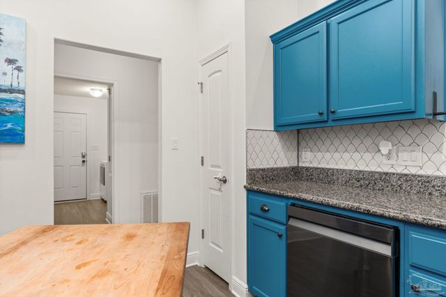 5469 North Shore Rd, Pensacola, FL 32507