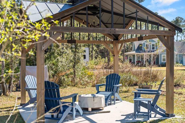 5469 North Shore Rd, Pensacola, FL 32507