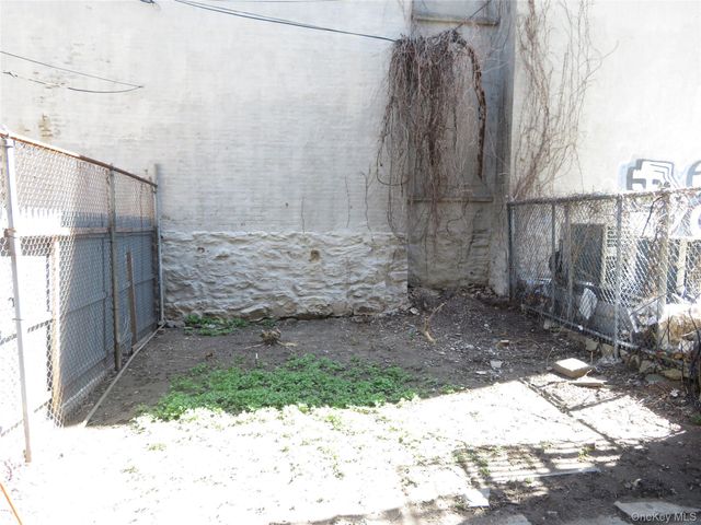155 Stuyvesant Avenue, Brooklyn, NY 11221