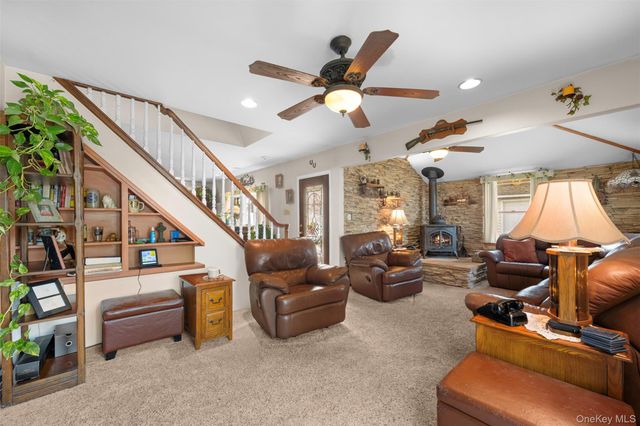 2 Bent Lane, Levittown, NY 11756