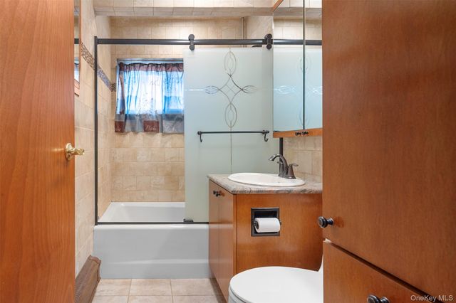 2 Bent Lane, Levittown, NY 11756