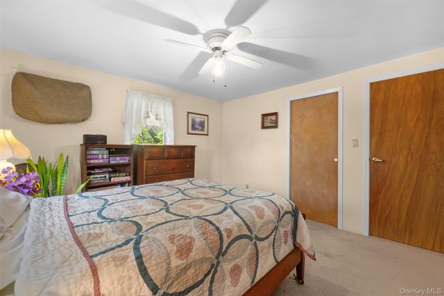 2 Bent Lane, Levittown, NY 11756