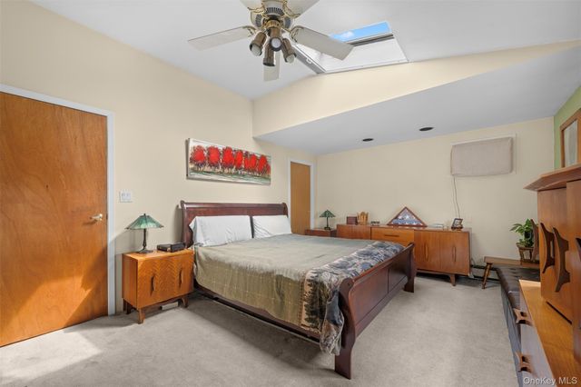 2 Bent Lane, Levittown, NY 11756