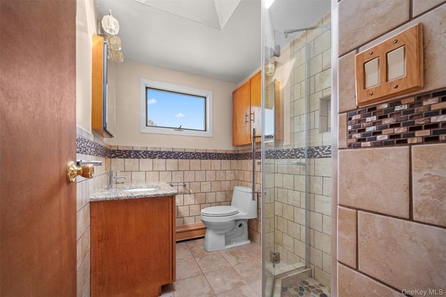 2 Bent Lane, Levittown, NY 11756