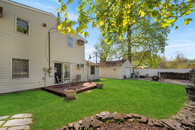 2 Bent Lane, Levittown, NY 11756