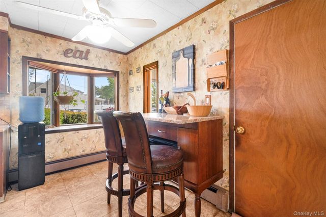 2 Bent Lane, Levittown, NY 11756